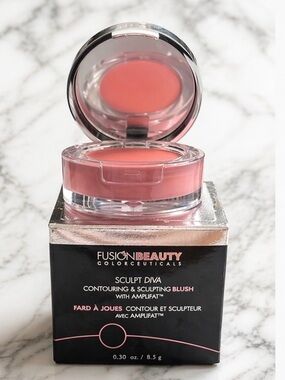 Fusion Beauty SculptDiva Contouring & Sculpting Blush Haute Pink Cream Compact